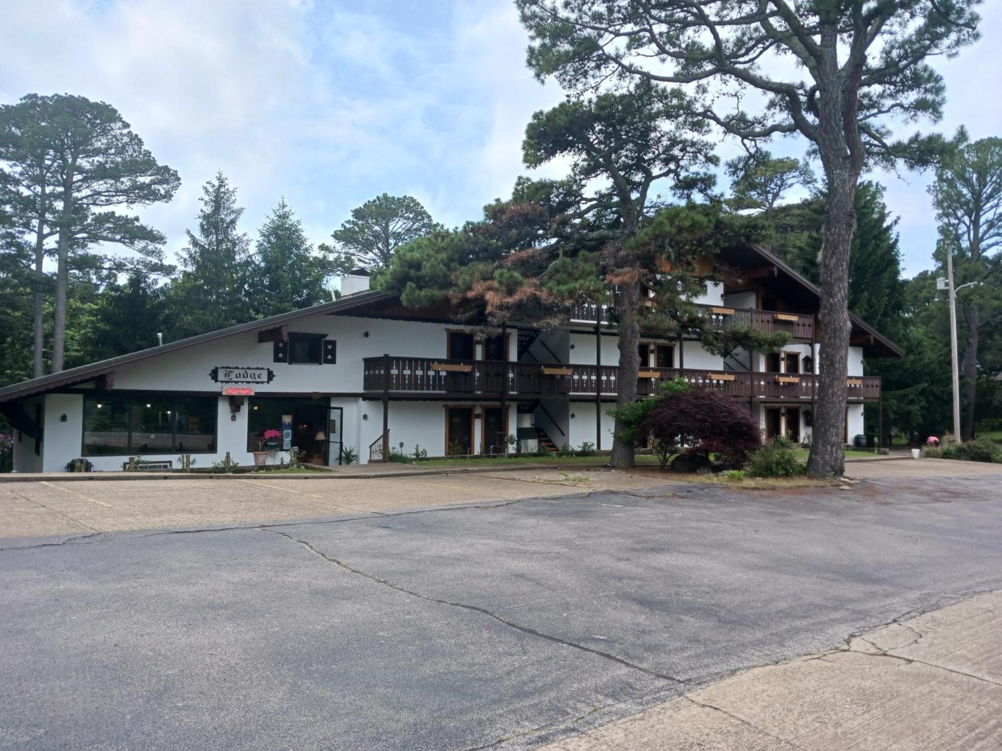 Bavarian Inn Motel & Restaurant Eureka Springs Buitenkant foto