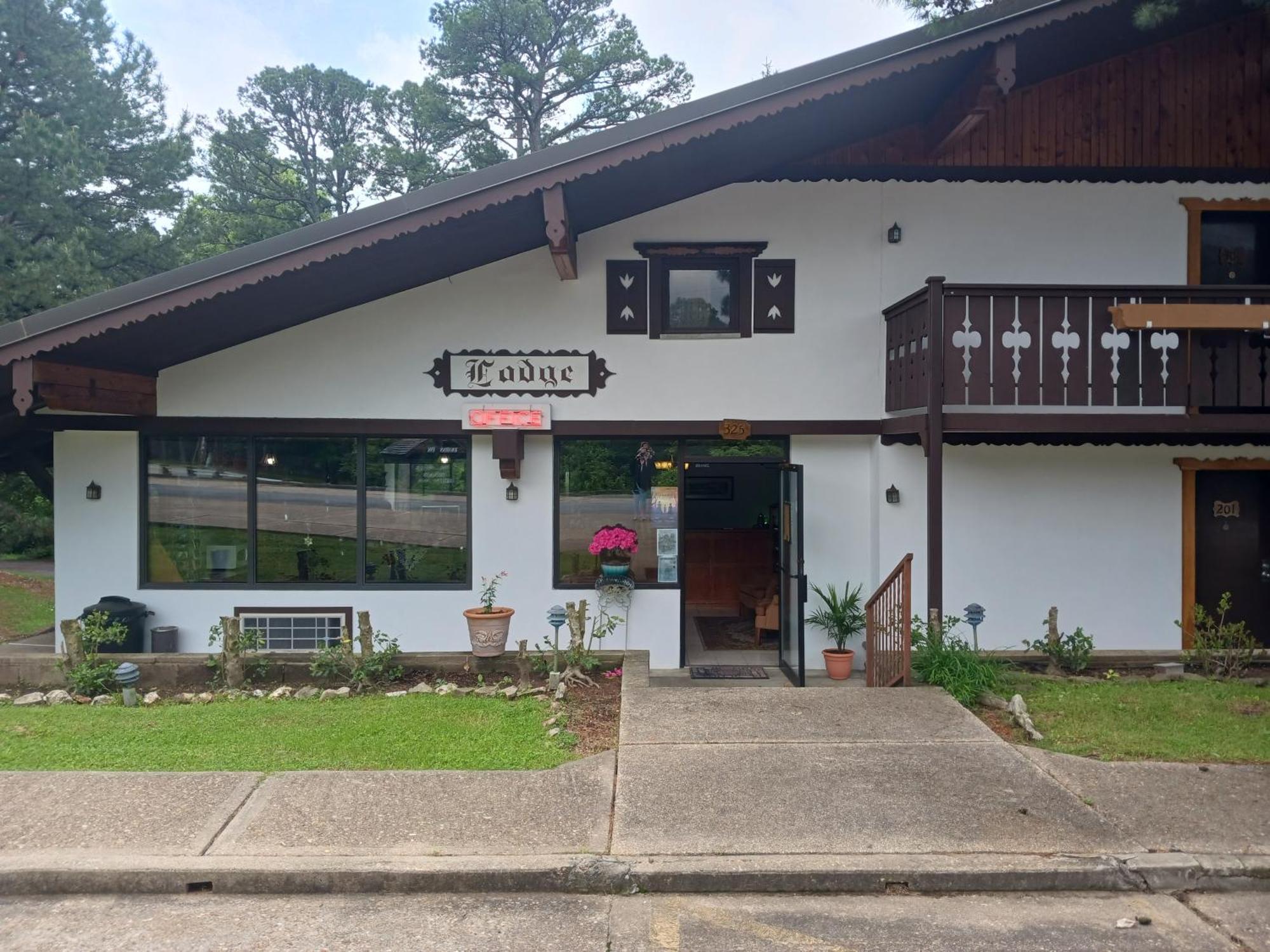 Bavarian Inn Motel & Restaurant Eureka Springs Buitenkant foto