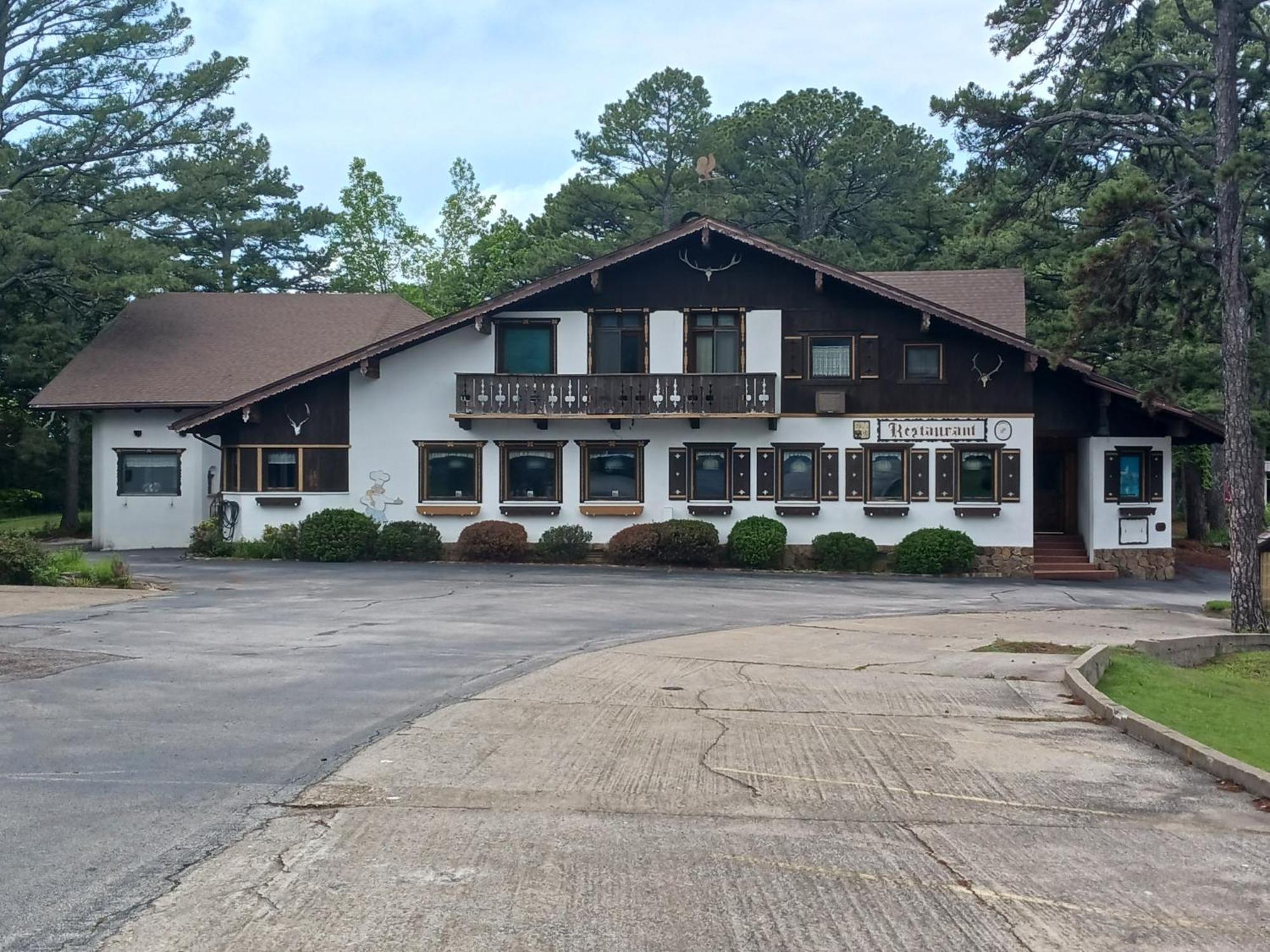Bavarian Inn Motel & Restaurant Eureka Springs Buitenkant foto